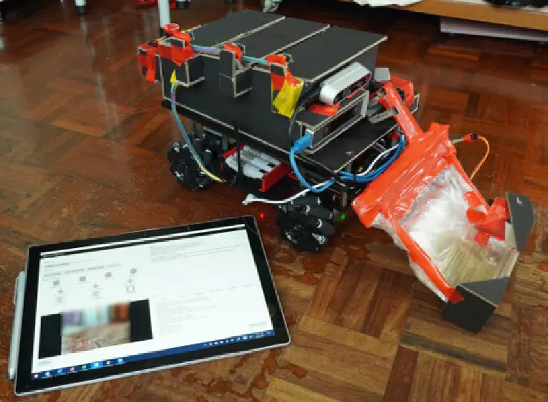 The first version of LGDXRobot and the remote control app.